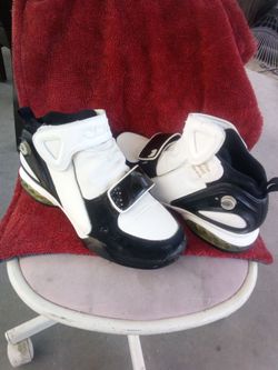 Vintage 2005 Reebok Answer 9 Iverson size 9.5