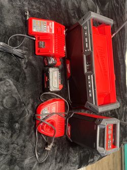 Milwaukee radio Bluetooth M18 M12 Baterías y cargadores