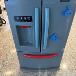 Play fridge