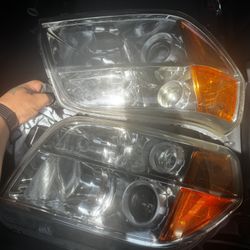 06-08 Honda Pilot  Headlights 