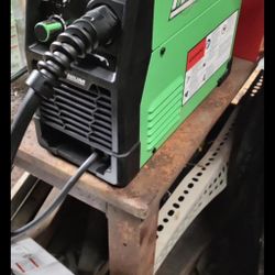 Flux Core 120 Amp Welder 