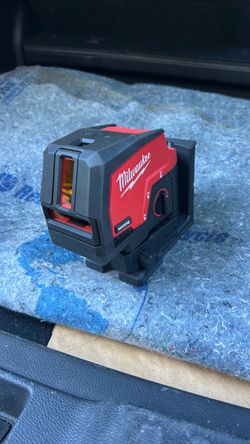 Milwaukee M12 Laser plumb point