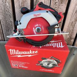 Milwaukee M18 Cordless 18 Volt 6-1/2” Circular Saw TOOL ONLY / Like New