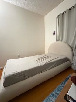 Soft frame design : Frame and Headboard