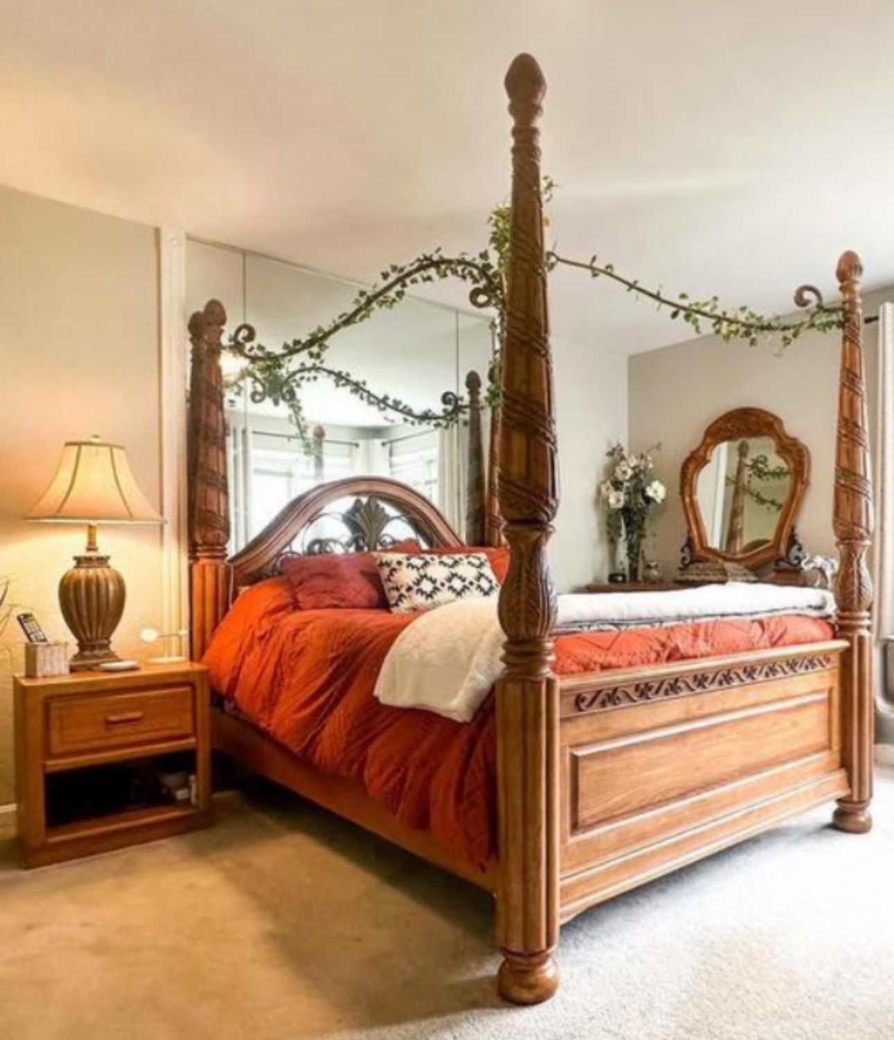 Queen Canopy Bedroom Set (Pickup Only)