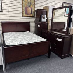 Queen Bedroom Set. 🚚WE DELIVER🚚