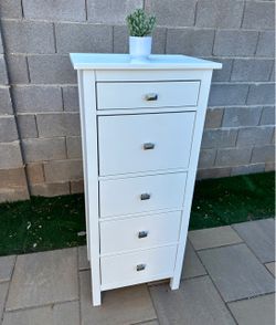White Hemnes lingerie dresser