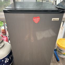 Mini Fridge 