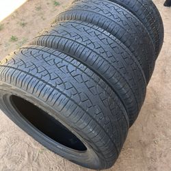 275/60R20 Pirelli Scorpion Tire Set of 4