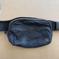 Lululemon Everywhere Belt Bag Black