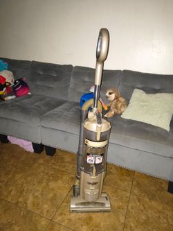 Shark Navigator Deluxe Vacuum