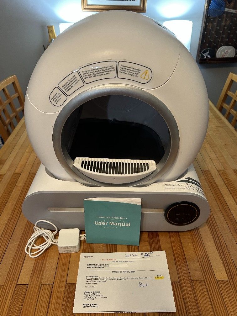 Brand New -Self Cleaning Kitty litter Robot. Never used..