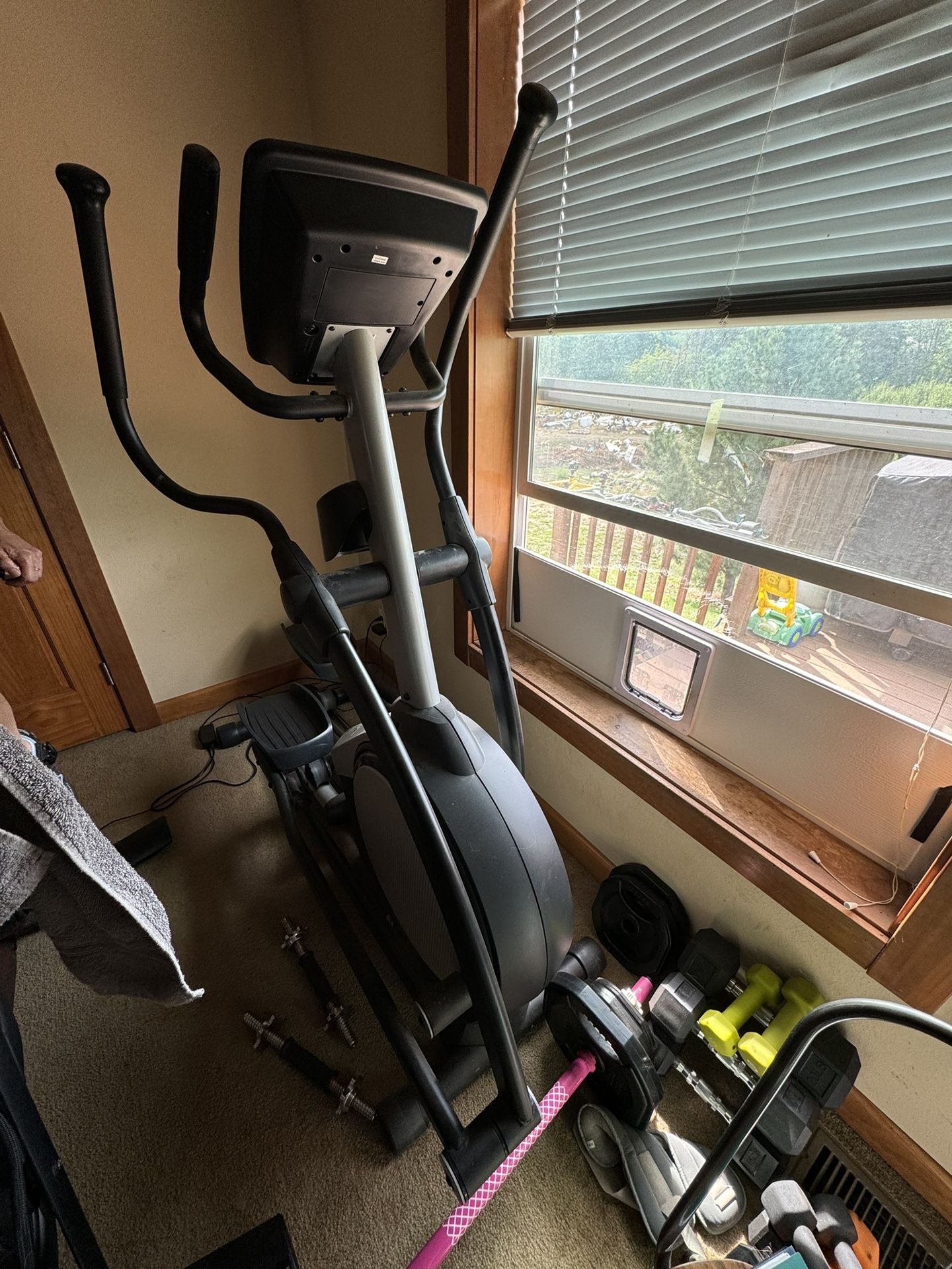 NordicTrack E7 Elliptical OBO $100