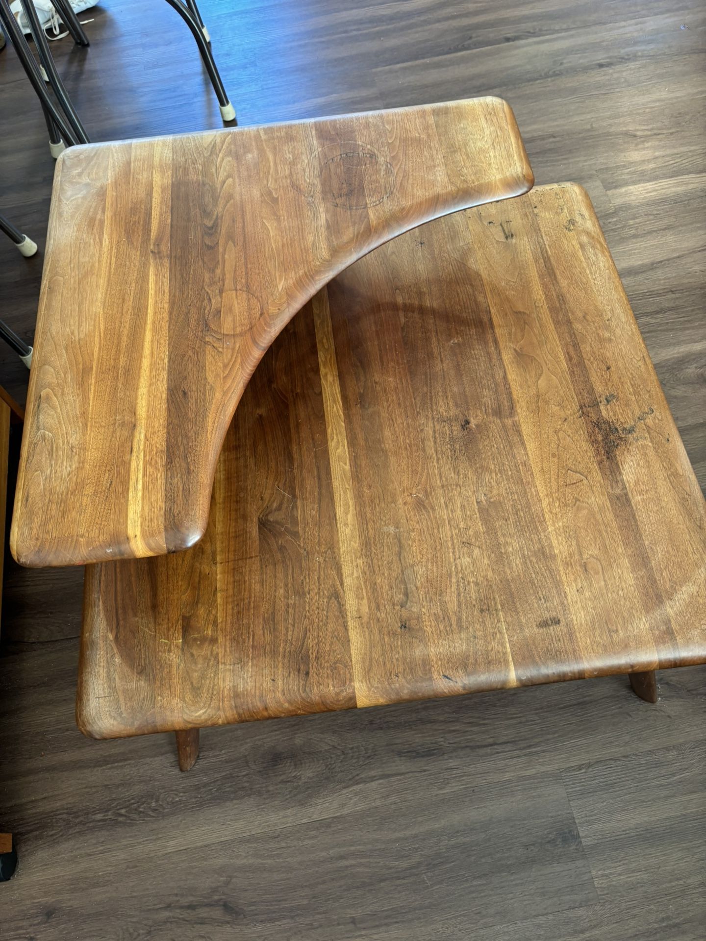 34”x34”x20”Large Antique Walnut Boomerang Corner Table $100