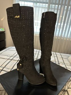 Woman’s Boots 