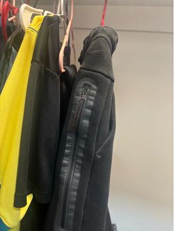 Nike tech fleece shorts size medium