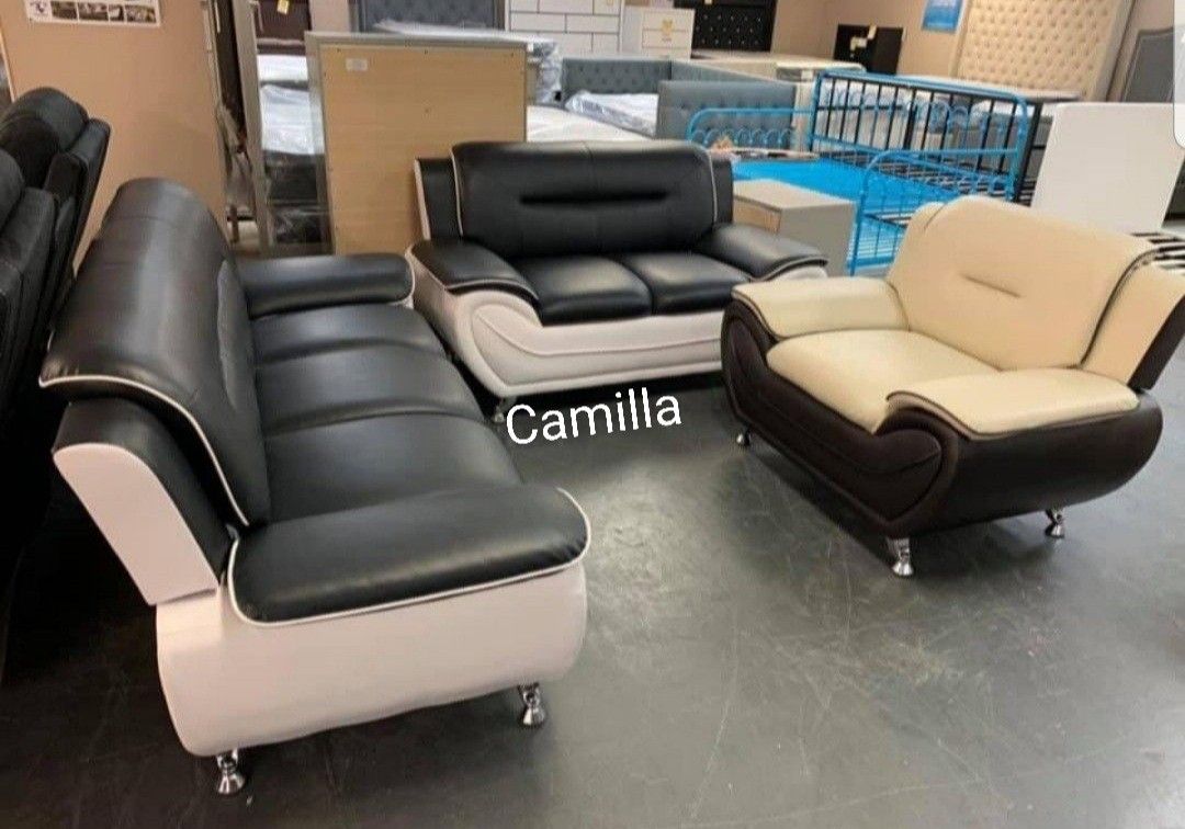 Veloce Black/White Living Room Set
/sofa&loveseat 🖤39 $DOWN PAYMENT