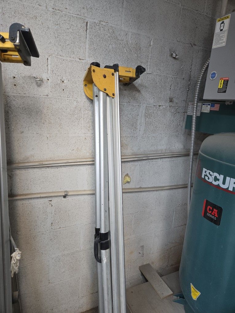 Dewalt mitter saw stand DW7232
