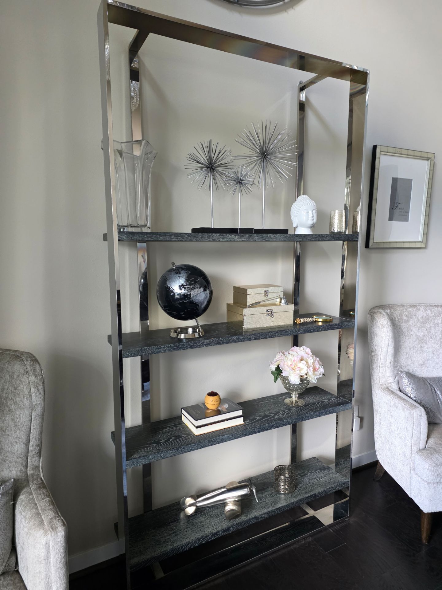 MODERN METAL DISPLAY SHELF / BOOKCASE – LIKE NEW ✨