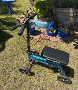 KneeRover Knee Walker Adjustable, Foldable, Metallic Blue Very Good Condition