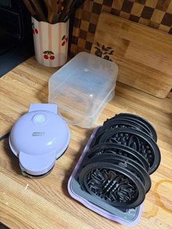 byDash mini waffle maker