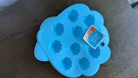 Silicone Novelty Ice Cube / Candy Molds Set – Pink Hearts & Blue Seashells