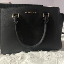 Michael Kors Selma Saffiano Leather Medium Satchel