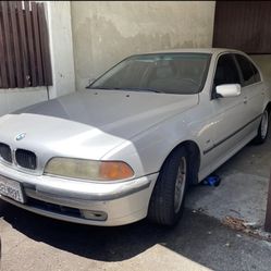 2000 BMW 5 Series · 528i Sedan 4D