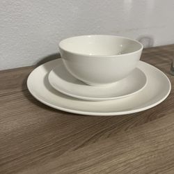 Dinnerware 