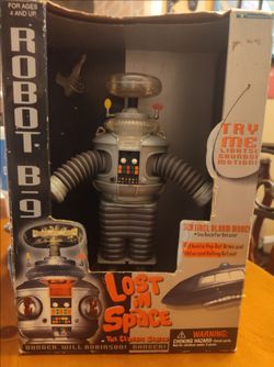 VINTAGE - 1997 Lost In Space TV Series Robot B-9