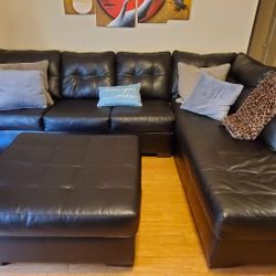 Sectional Couch With Chase And Ottoman