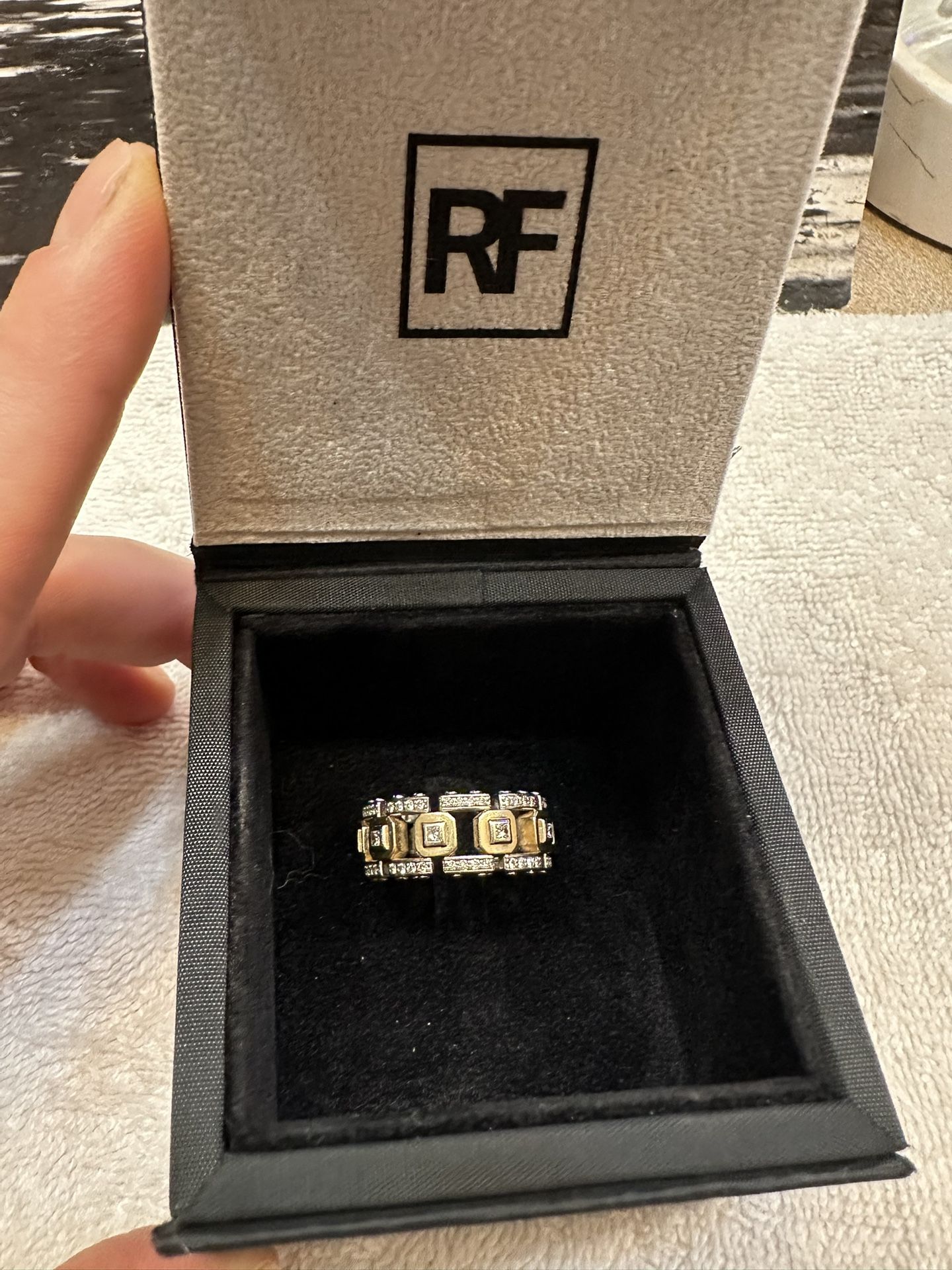 Men’s 14k & Diamond Ring