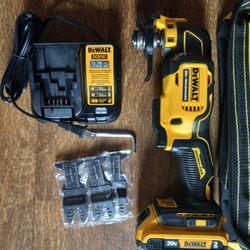 $100 No Less Dewalt 20 Volt Max Multi-tool Kit With Battery Charger Blades And Carry Back