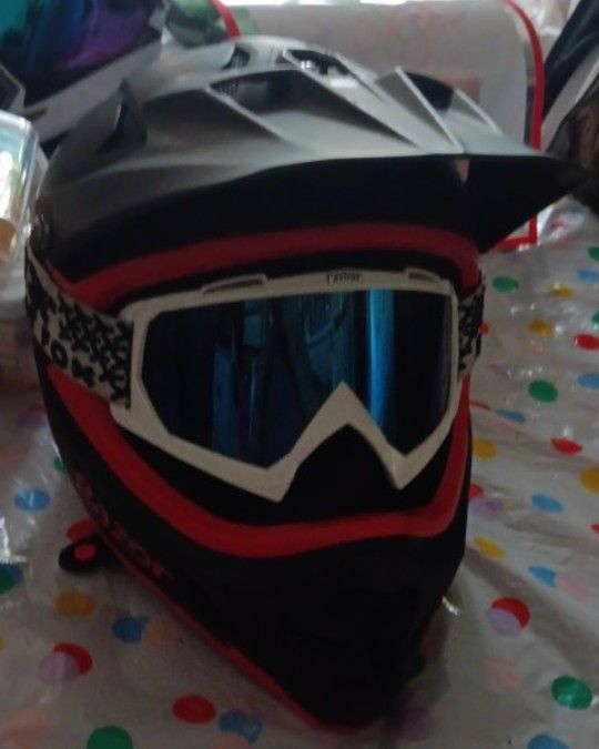 Dirtbike Helmet Barely Used Brand New With Goggles