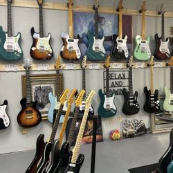 Gearit Stratocaster Telecaster Sale, Sorry Les Pauls are Sold Out !! Guitar New With Gigbag $49 Sunday March 15th 10 Am - 4 Pm Today Only 