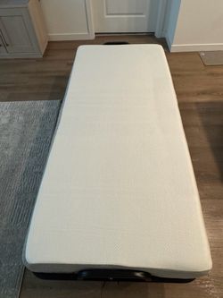 Folding Single Bed w/ Memory Foam Mattress