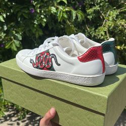 Gucci Embroidered Sneaker