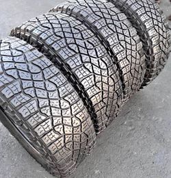 275/70/18 Goodyear Selling a set of 4 tires in excellent condition 🫡