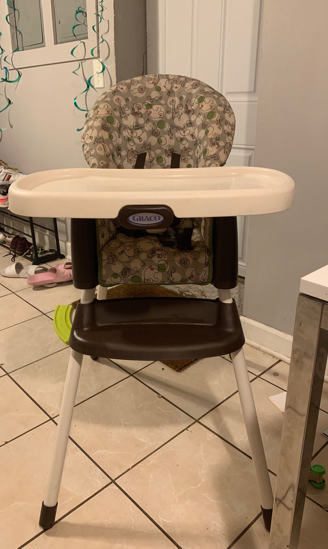 Infant/ toddler graco highchair and booster seat combo