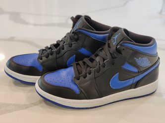 Jordan 1 Mid. Royal. Blue And Black. Mens 8.5 /Woman's 10