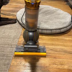 Dyson Vacuum 