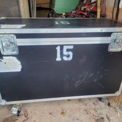 Roadie Case With Wheels 