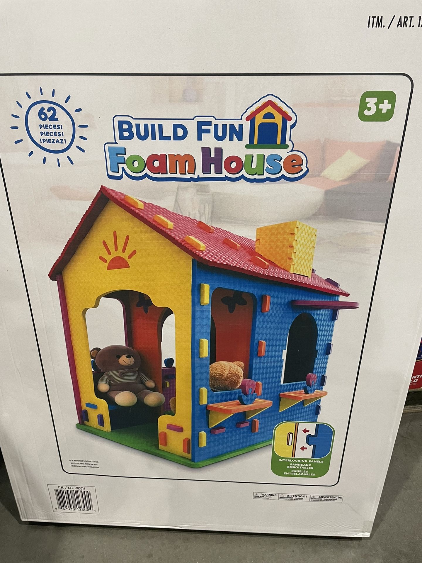 NEW IN BOX Great Size And Easy To Assemble