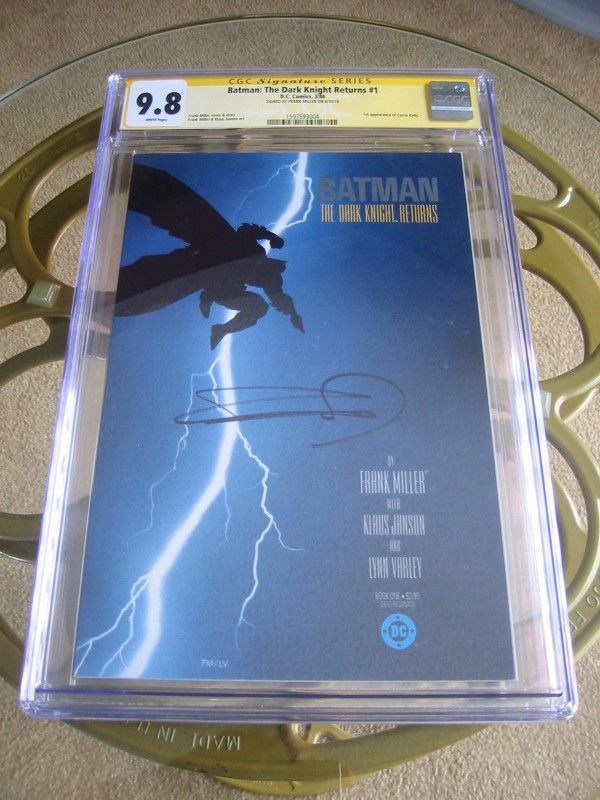 Batman The Dark Knight Returns #1 CGC 9.8 Signature Series Frank Miller 1st Print 1986