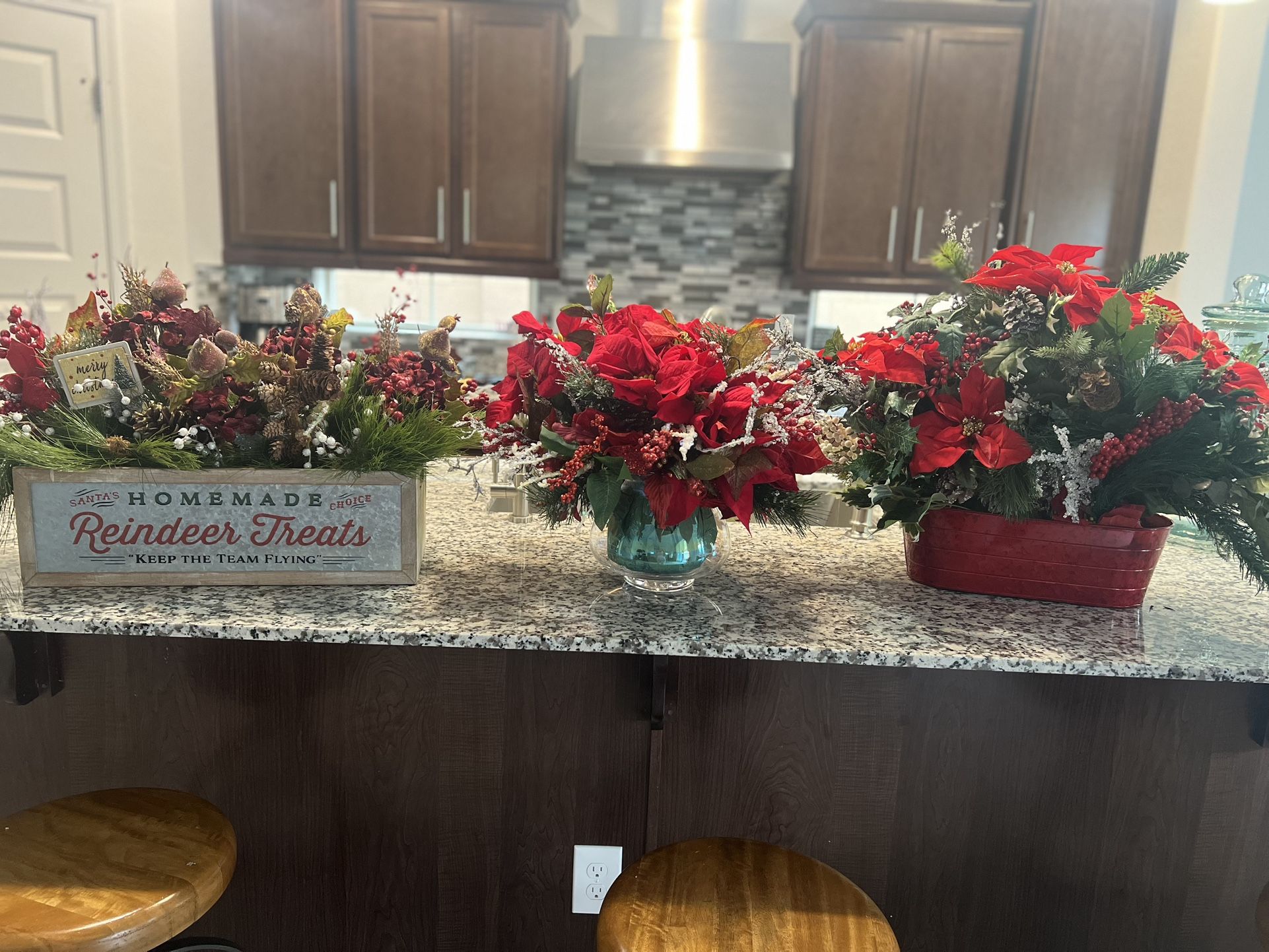 CHRISTMAS FLOWERS DECOR