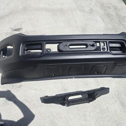 2025 DODGE RAM 2500 FRONT BUMPER WITH WINCH BASE $850