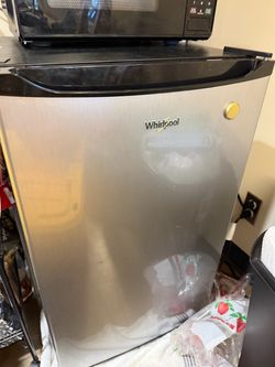 Mini fridge