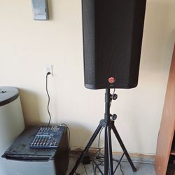 Yamaha Mixer/ Harbinger Speaker and Stand for Spiker