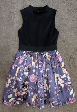 Little Girls Fancy Dress Size 8 (Fits Small)- Everett, WA