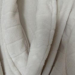Super Soft Plush Robe 